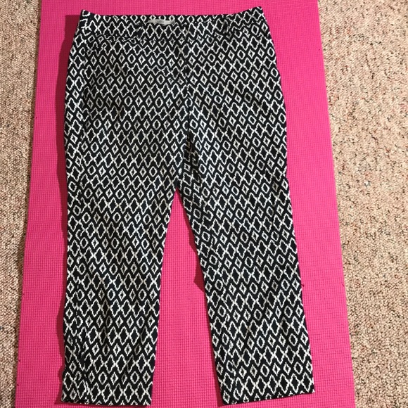 Dalia Pants - Dalia blue and white patterned capris